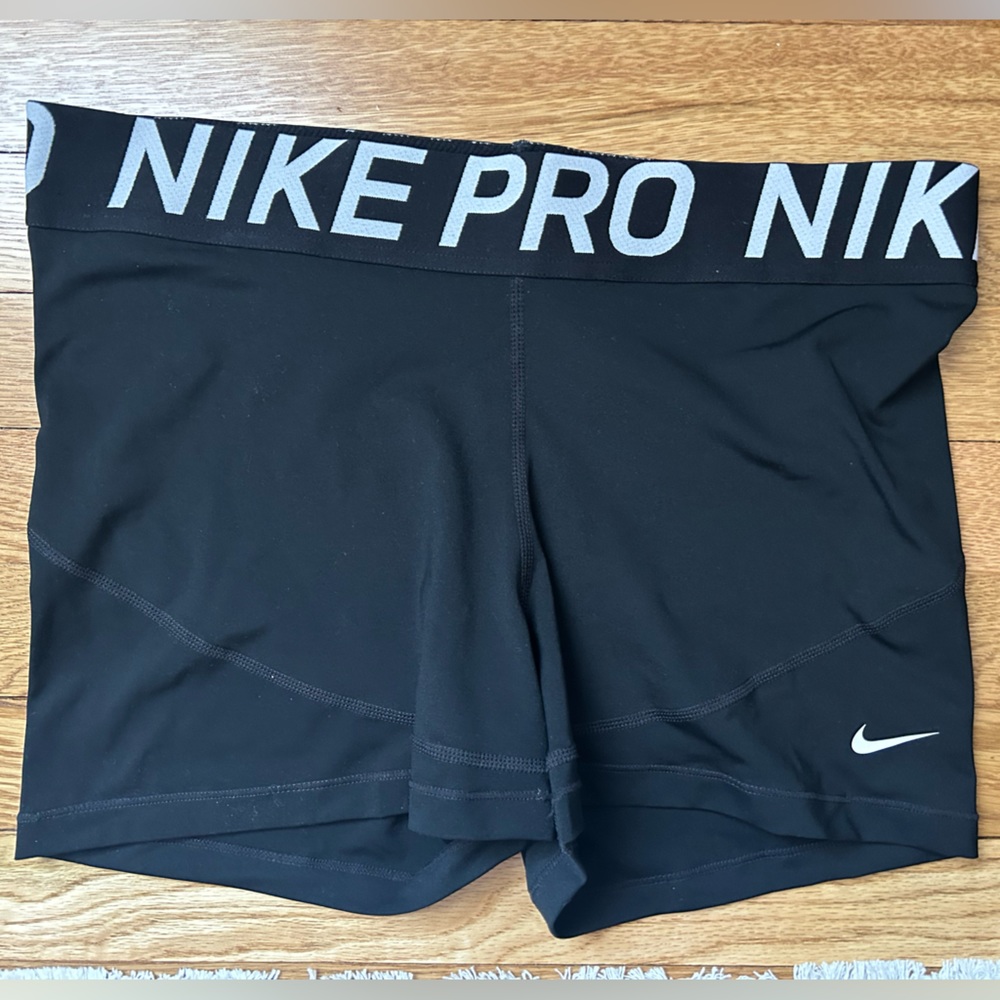 Nike Pro Women’s 3” shorts